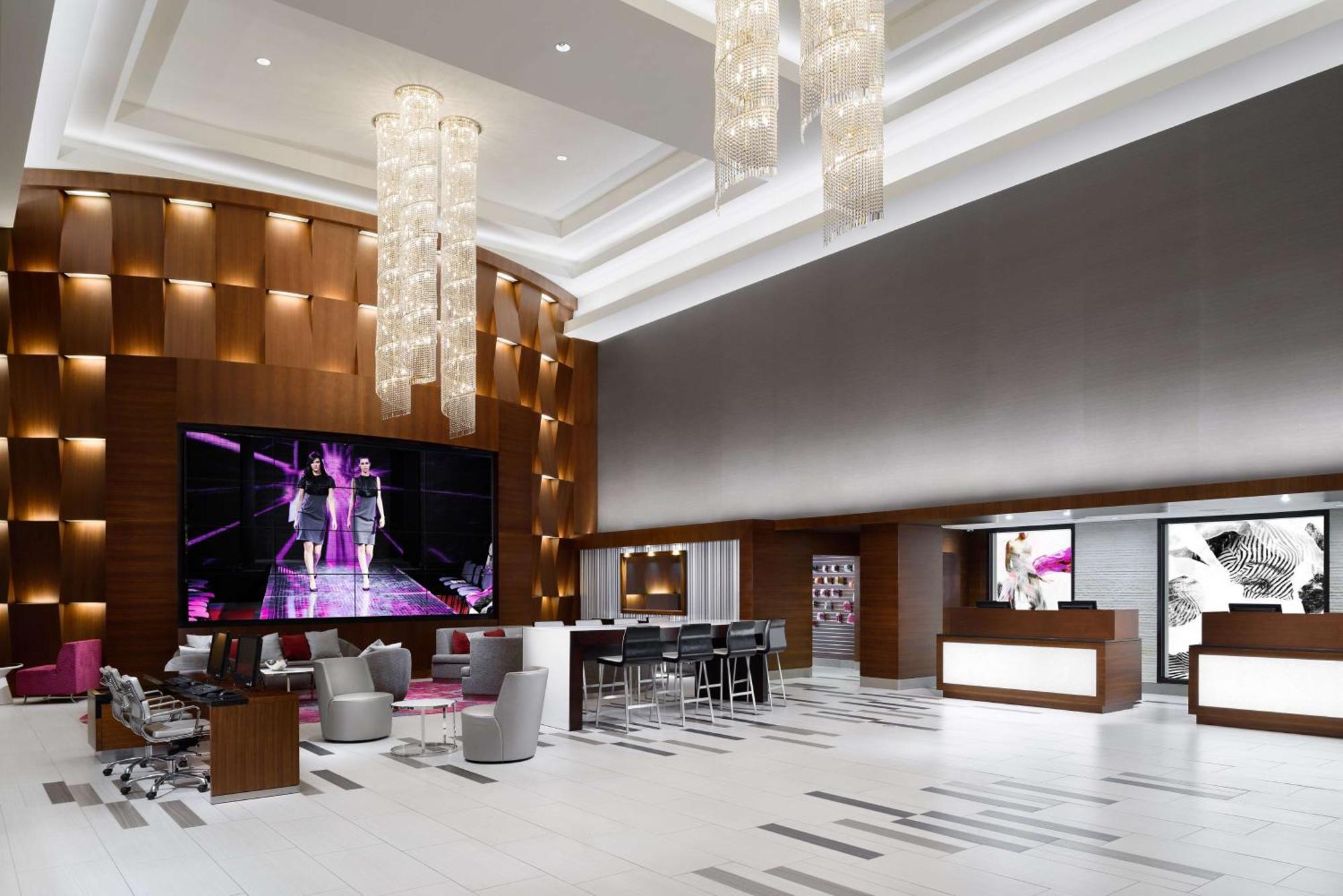 Hilton Woodland Hills/ 3*