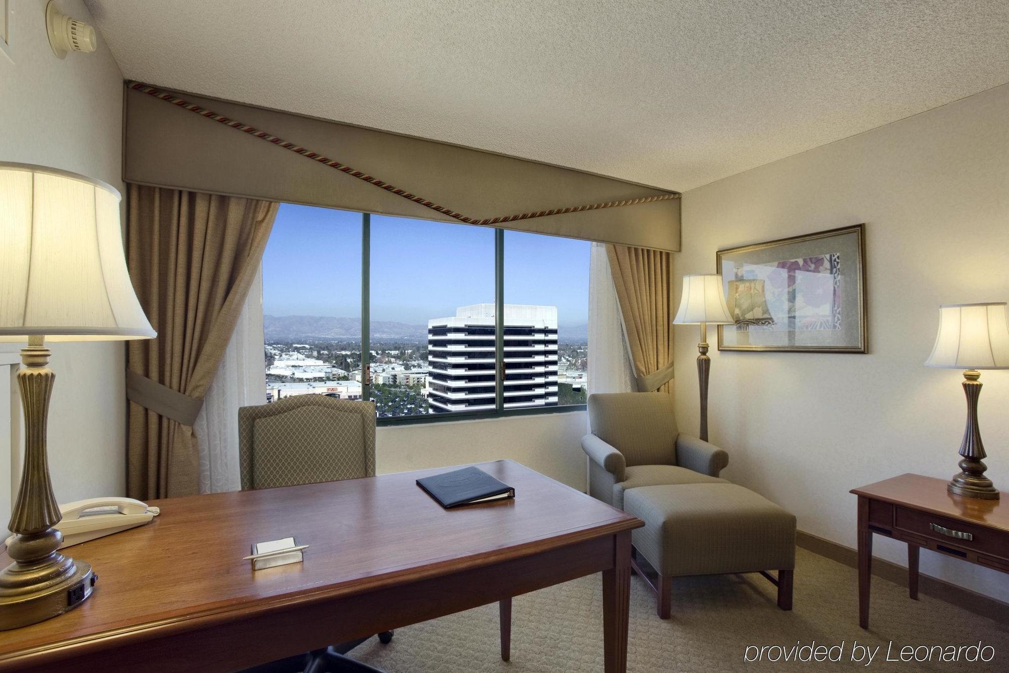 Hilton Woodland Hills/ Hotel