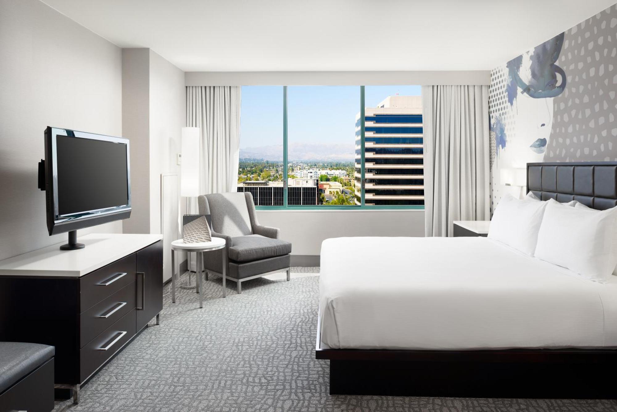 Hilton Woodland Hills/ Angeles
