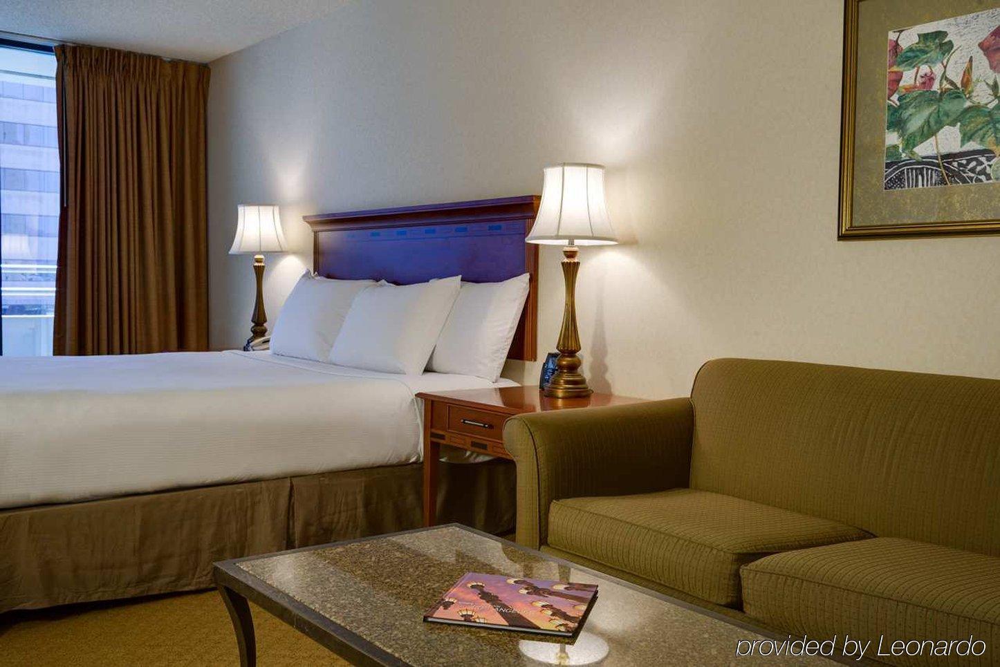 Hilton Woodland Hills/ Angeles 3*